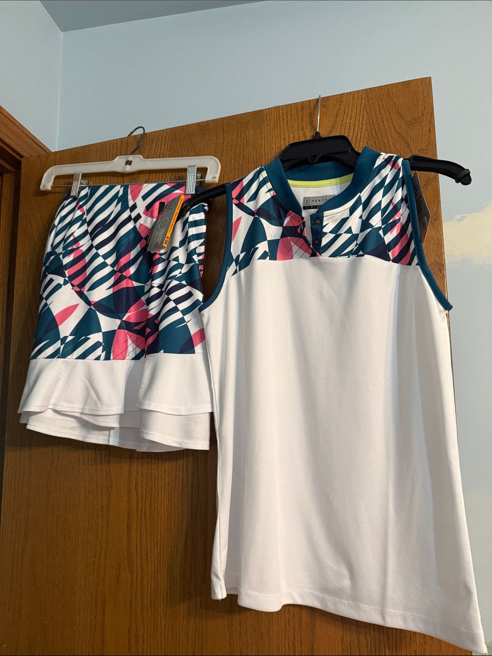 PGA Tour Golf/ Tennis White Sleeveless Polo with Teal and Pink Geometric Skort